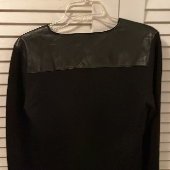 Dana Buchman Black Wool Top with Quilted Leather Accents - Picture 5 of 7